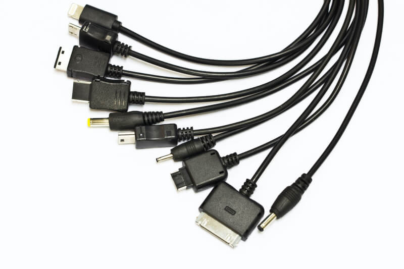Hãy kiểm tra các cổng kết nối như HDMI và USB-C