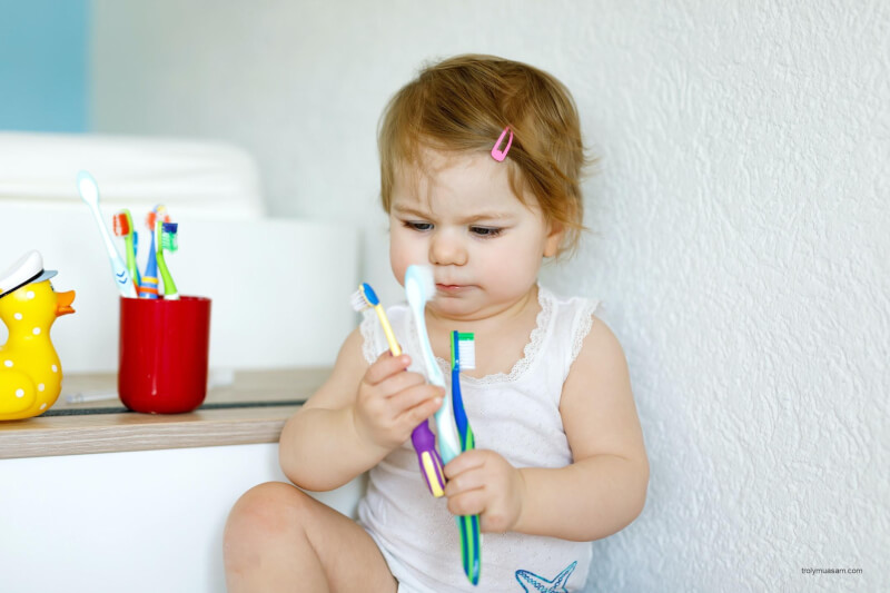 Bàn chải đánh răng cho bé là gì?